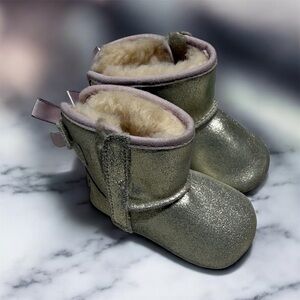 UGG Jesse Bow II metallic booties for babies girls size 2/3